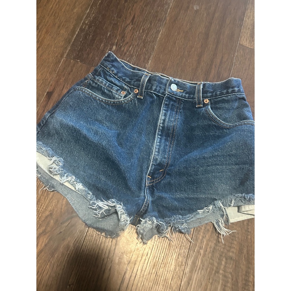 Levis High Waisted Denim Cut Off Shorts Medium Wash Blue Frayed Hem 26 Waist